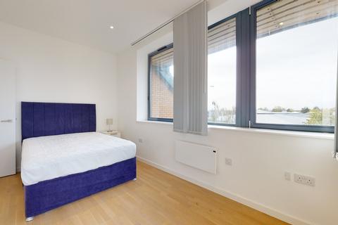 1 bedroom flat to rent, Riverbank Way
