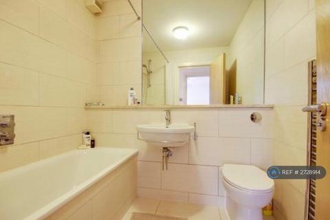 2 bedroom flat to rent, Alexandra Park Road, London, N22