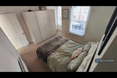 2 bedroom terraced house to rent, Lothrop Street, London, W10