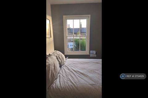 2 bedroom terraced house to rent, Lothrop Street, London, W10