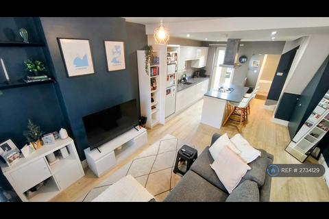 2 bedroom terraced house to rent, Lothrop Street, London, W10