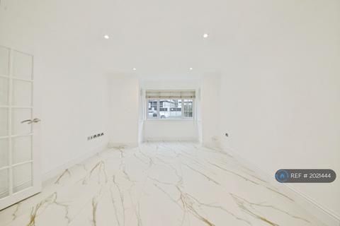 undefined, Auckland Road, Potters Bar, EN6