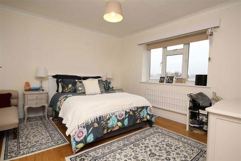 2 bedroom flat to rent, Kew Road, Richmond TW9