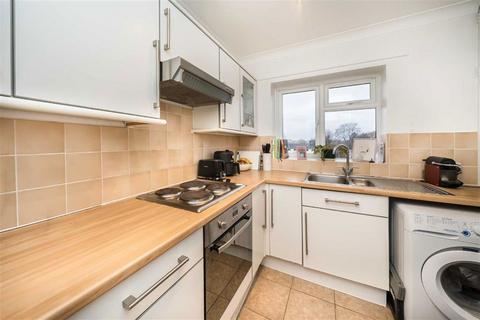 2 bedroom flat to rent, Kew Road, Richmond TW9