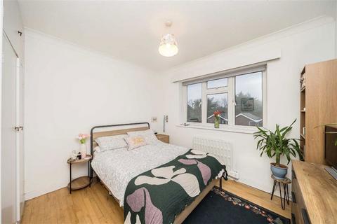 2 bedroom flat to rent, Kew Road, Richmond TW9