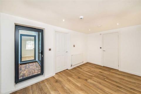 1 bedroom flat to rent, Sandycombe Road, Richmond TW9