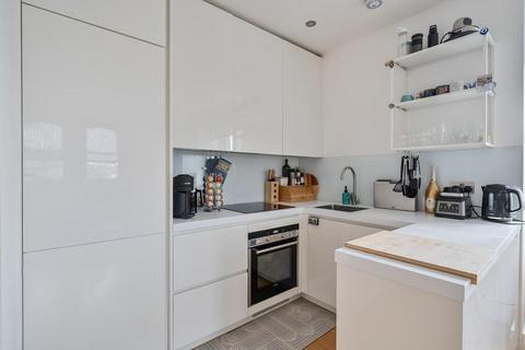 2 bedroom flat for sale, Kingston Upon Thames,  Surrey,  KT1