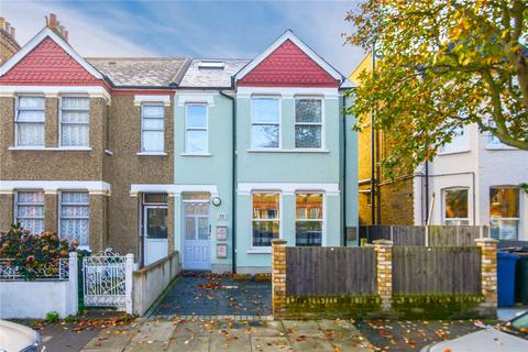 2 bedroom flat to rent - Regina Road, London