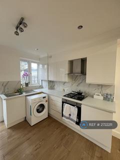 3 bedroom terraced house to rent, Billet Road, London, E17