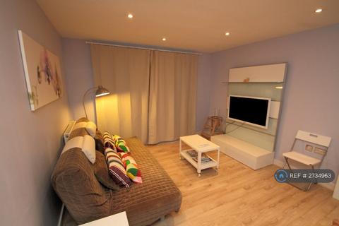 2 bedroom flat to rent, Settlers Court, London, E14