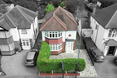 3 bedroom detached house to rent - Draycott Avenue, Harrow HA3