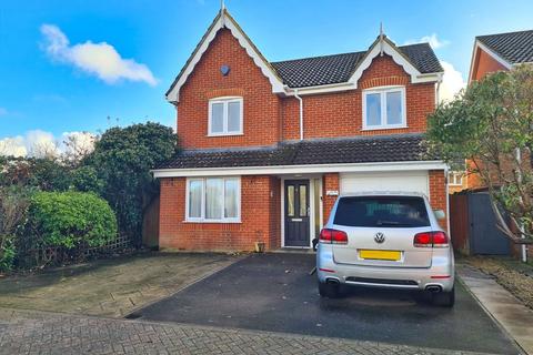 4 bedroom detached house for sale, Hawkers Close, Totton, SO40