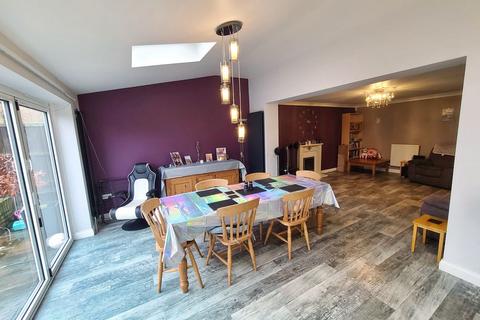 4 bedroom detached house for sale, Hawkers Close, Totton, SO40