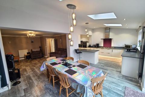 4 bedroom detached house for sale, Hawkers Close, Totton, SO40