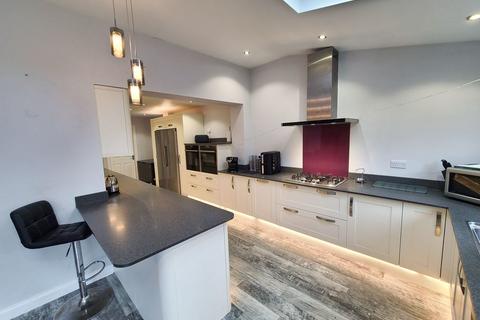 4 bedroom detached house for sale, Hawkers Close, Totton, SO40