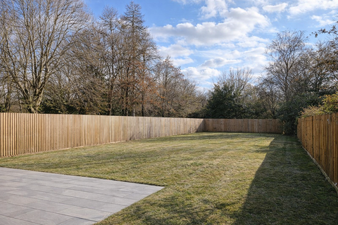 4 bedroom detached house for sale, Cracknore Hard Lane,Marchwood,Southampton,SO40 4UT