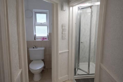 Studio to rent, Brookhill Road, London, SE18