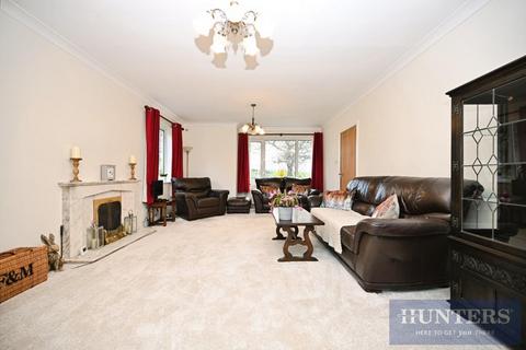 5 bedroom detached house for sale, Thorpe Lane, Guiseley, Leeds