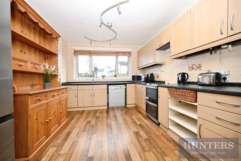 5 bedroom detached house for sale, Thorpe Lane, Guiseley, Leeds