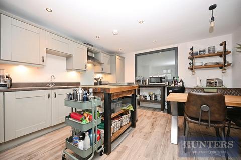 2 bedroom apartment for sale, Dyehouse Walk, Yeadon, Leeds