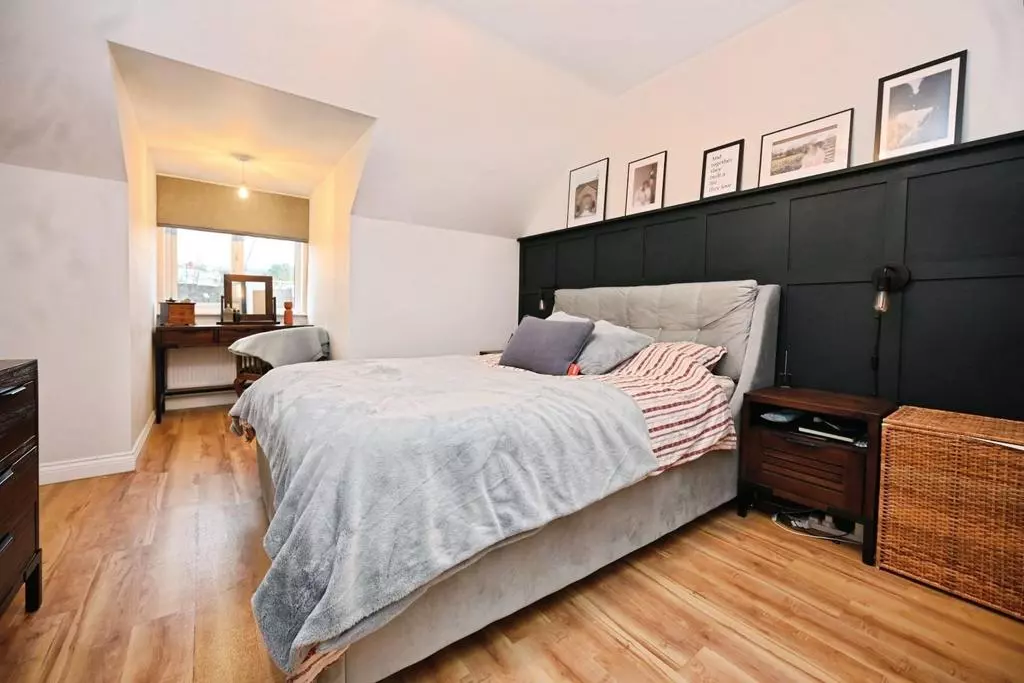 4 bedroom semi-detached house for sale - Photo 11