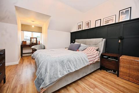 4 bedroom semi-detached house for sale, Clahane Drive, Leeds