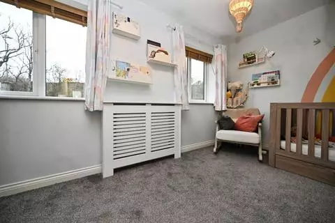 4 bedroom semi-detached house for sale - Photo 19