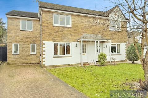 3 bedroom semi-detached house for sale, Crofters Lea, Yeadon, Leeds