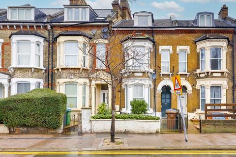 2 bedroom ground floor flat for sale, Cann Hall Road, Leytonstone, E11