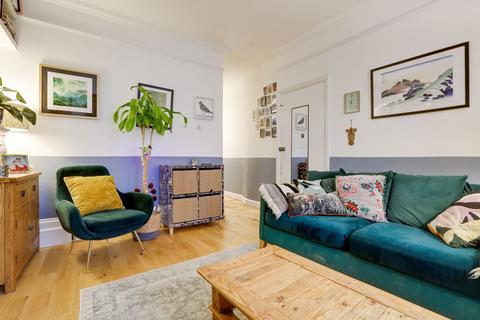 2 bedroom ground floor flat for sale, Cann Hall Road, Leytonstone, E11