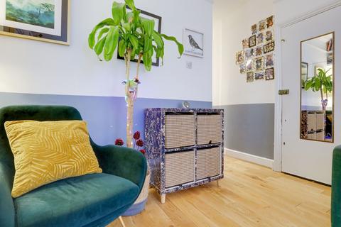 2 bedroom ground floor flat for sale, Cann Hall Road, Leytonstone, E11