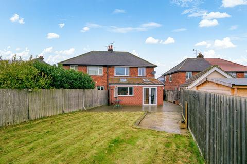3 bedroom semi-detached house for sale, Buckminster Gardens, Grantham NG31