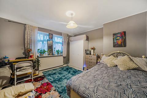 4 bedroom end of terrace house for sale, Neath Gardens, Morden SM4