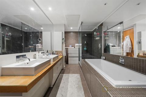 4 bedroom apartment for sale, Hirst Court, Gatliff Road, London SW1W