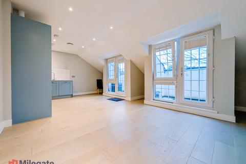 2 bedroom flat to rent - French Street, Sunbury-On-Thames TW16