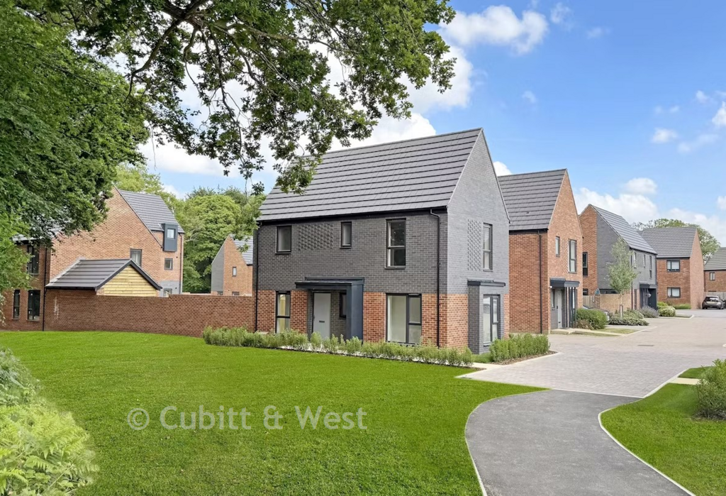 External Luna House Type