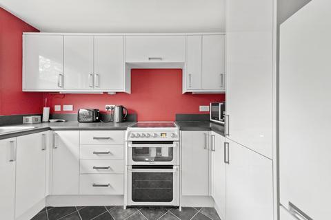 2 bedroom flat for sale, Fairview Court, Linksway, Hendon NW4