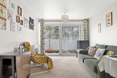 2 bedroom flat for sale, Fairview Court, Linksway, Hendon NW4