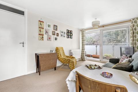 2 bedroom flat for sale, Fairview Court, Linksway, Hendon NW4