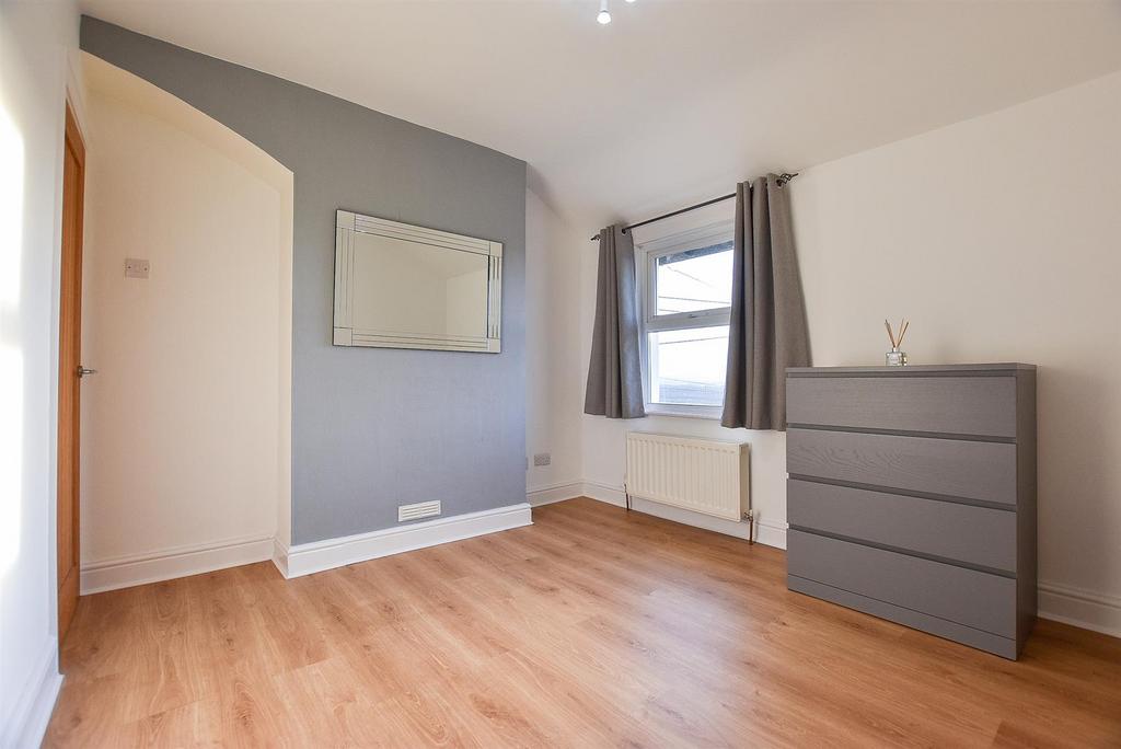 Bedroom 1.jpg