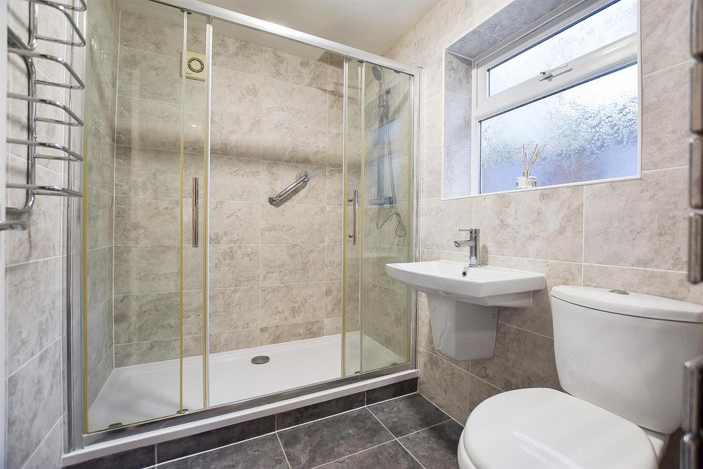 Shower Room.jpg