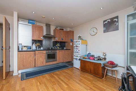 2 bedroom flat for sale, East Street, Leeds LS9