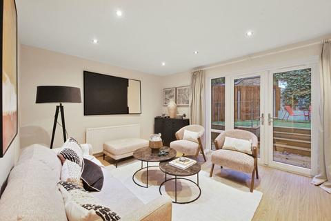 4 bedroom end of terrace house for sale, Minster Road, London NW2