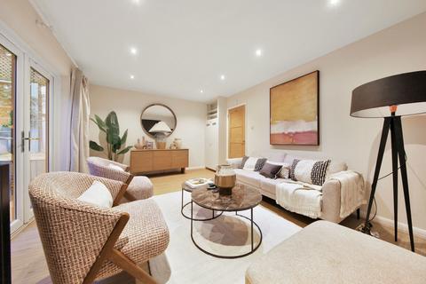 4 bedroom end of terrace house for sale, Minster Road, London NW2