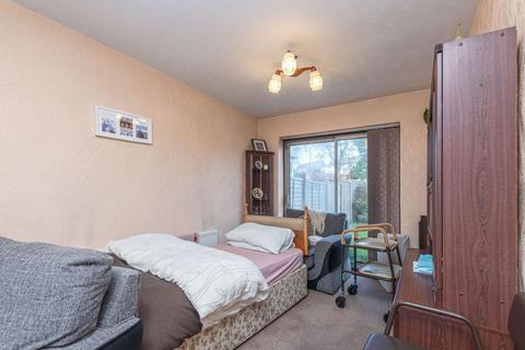 3 bedroom semi-detached house for sale, Earlswood Crescent, Leeds LS25