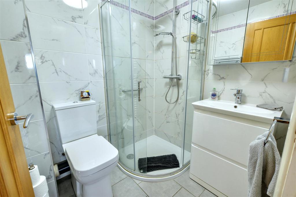 Ensuite.jpeg