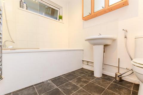 1 bedroom ground floor flat for sale, Mineral Street, London SE18