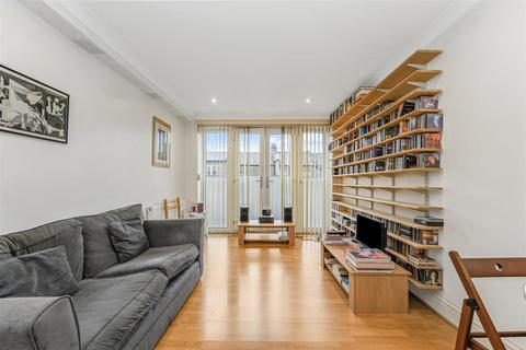 2 bedroom apartment for sale, Tower Mews, London