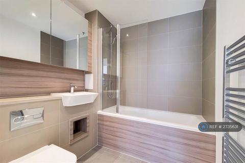 1 bedroom in a flat share to rent, Cygnet House, Barking, IG11