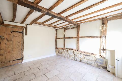 2 bedroom terraced house to rent, North Street, Horsham, RH12